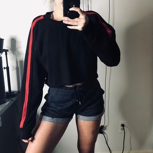 Cropped Crewneck🖤💔